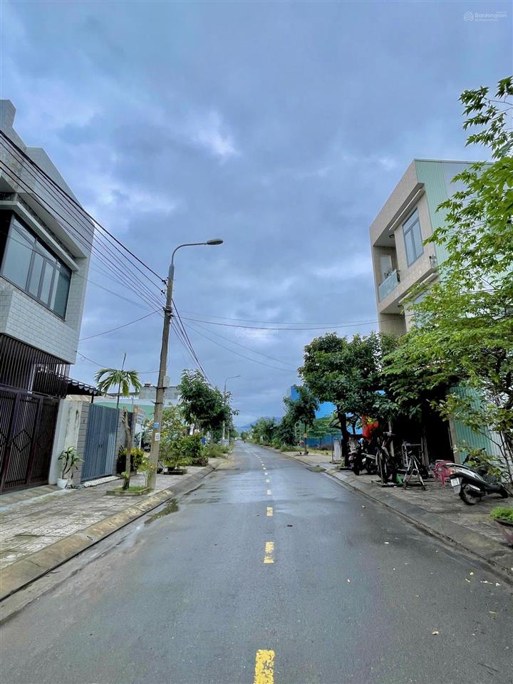 Võ tự đường 5,5m hướng đông nam sạch đẹp, dân cư đông đúc