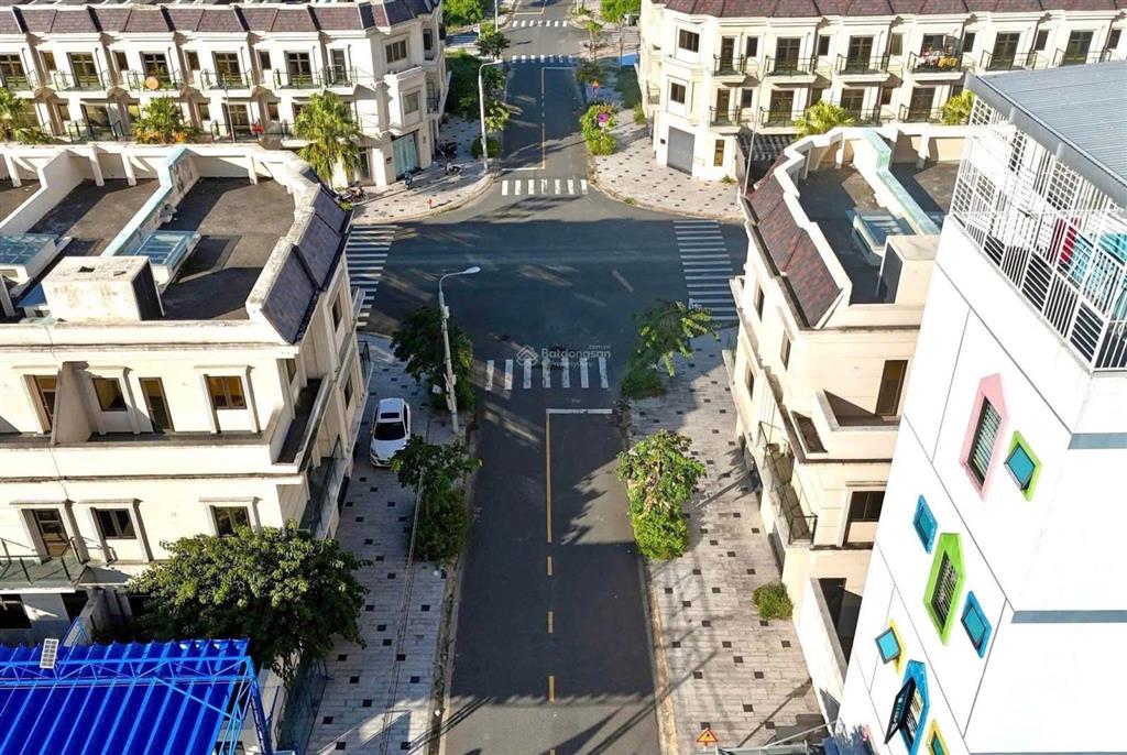 Lô đặc biệt kđt lakeside ngang 6m nằm sát 2 dãy shophouse  giá tốt từ trước tới nay