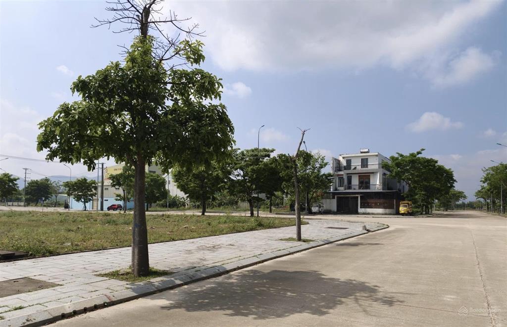 Lô đất hiếm đường 10,5m kẹp lối thoát hiểm