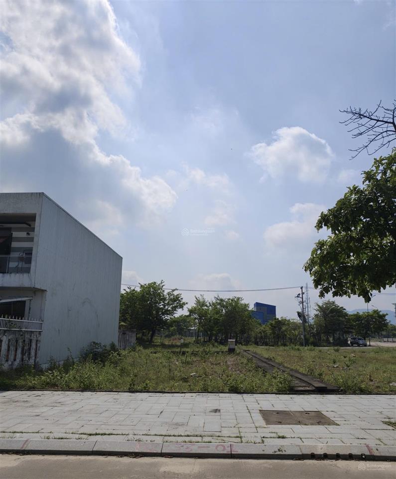 Lô đất hiếm đường 10,5m kẹp lối thoát hiểm