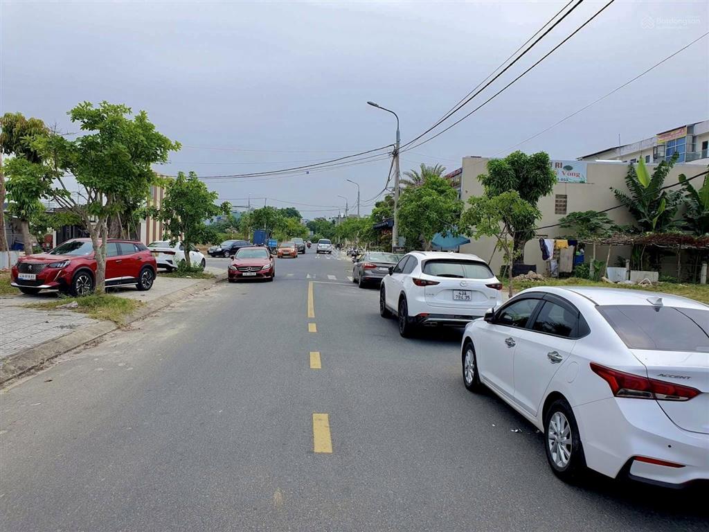 Võ tự hướng vào 10 toà chung cư ori