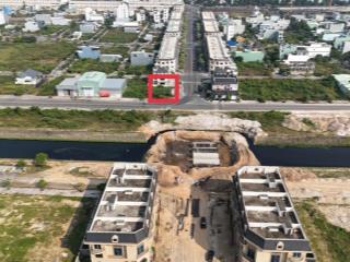 Cho thuê lô góc biệt thự 416m2 góc 2 đường 15m view sông & view cầu đang thi công
