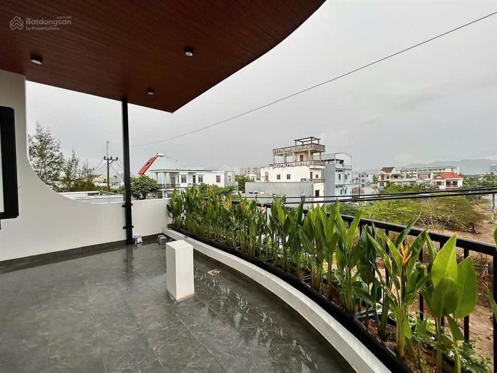 Nhà mới 3 tầng góc 2 mặt tiền thông biển xuân thiều chỉ 150m