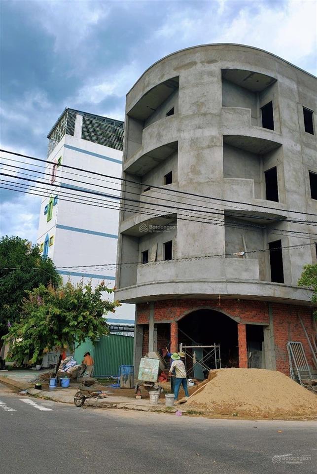 Lô ngang 6m đẹp hiếm có  trục chính nguyễn thành long