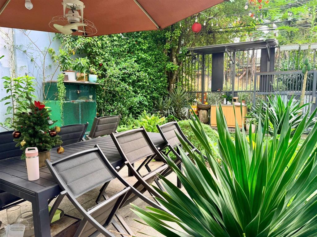 Bán căn hộ dịch vụ 244m2, 118 tỷ, đường số 1, thảo điền, q2, view đẹp, giá ưu đãi
