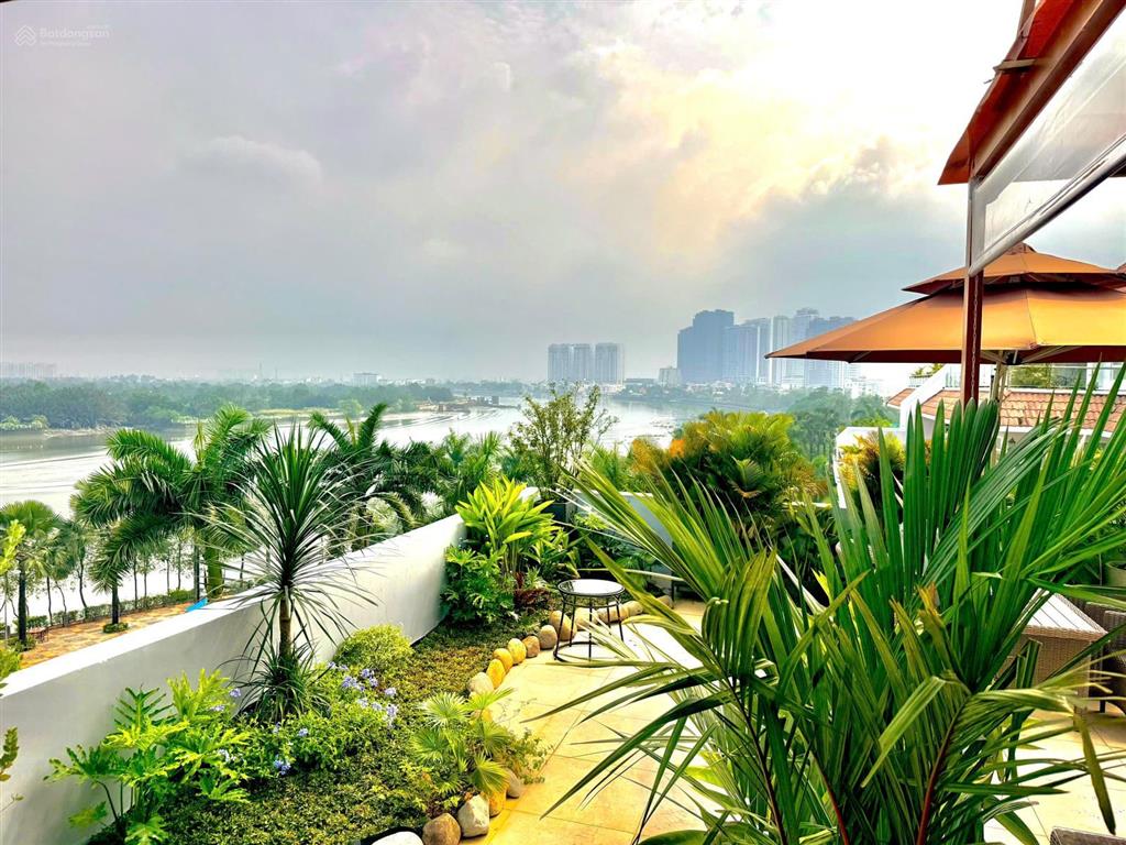Bán căn hộ dịch vụ 244m2, 118 tỷ, đường số 1, thảo điền, q2, view đẹp, giá ưu đãi