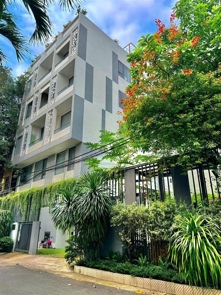 Bán căn hộ dịch vụ 244m2, 118 tỷ, đường số 1, thảo điền, q2, view đẹp, giá ưu đãi