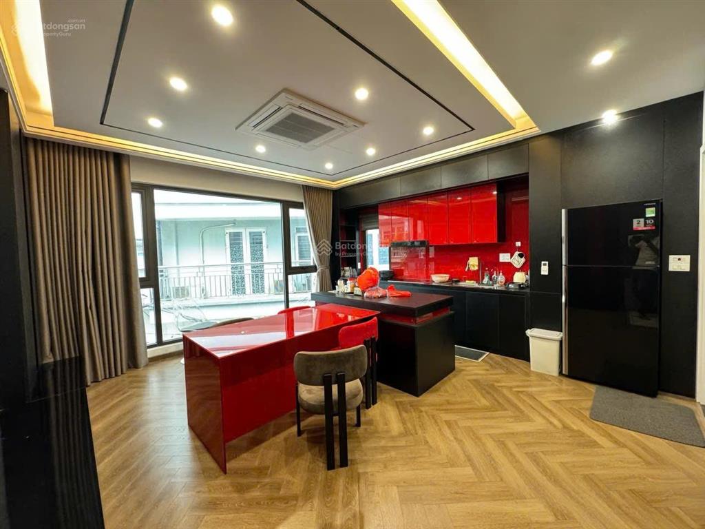 Cho thuê nhà ngọc lâm , nhà mới 50m* 7 tầng thang máy, full đồ cao cấp , view mipec.giá 23tr