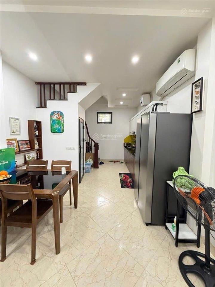 15tr/th. cho thuê nguyên căn ngọc thụy ngõ ô tô dt 40m² x 5t 4 ngủ full nt. 0856 567 ***