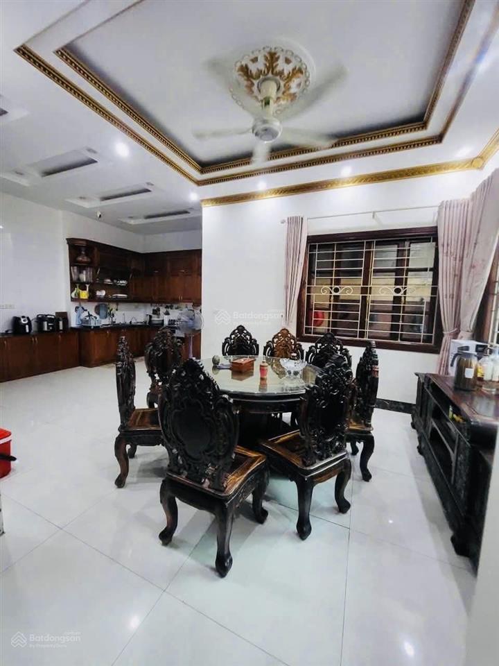 Cho thuê biệt thự sân vườn việt hưng 200m² full nội thất, làm văn phòng, ở sướng. giá 35tr