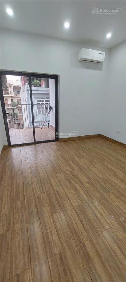Cho thuê mp hoa lâm 100m/sàn, làm văn phòng, showroom, giá 20tr/th.