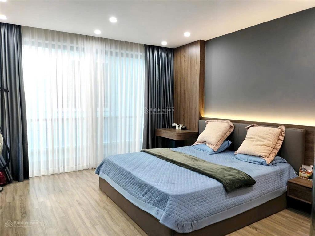Cho thuê nhà nguyên căn 6 tầng thang máy 40m x 6t nguyễn sơn. ở + văn phòng
