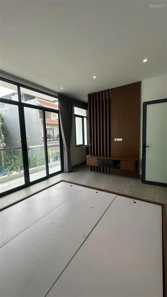 Cho thuê nhà liền kề đồng dinh  thạch bàn 66m x 5 tầng 6 ngủ khép kín. nhận khách nước ngoài.