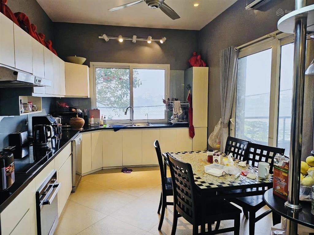 Biệt thự sân vườn ngọc thuỵ view sông hồng, đón nắng và gió, sống ở đây thọ thêm 10 năm.