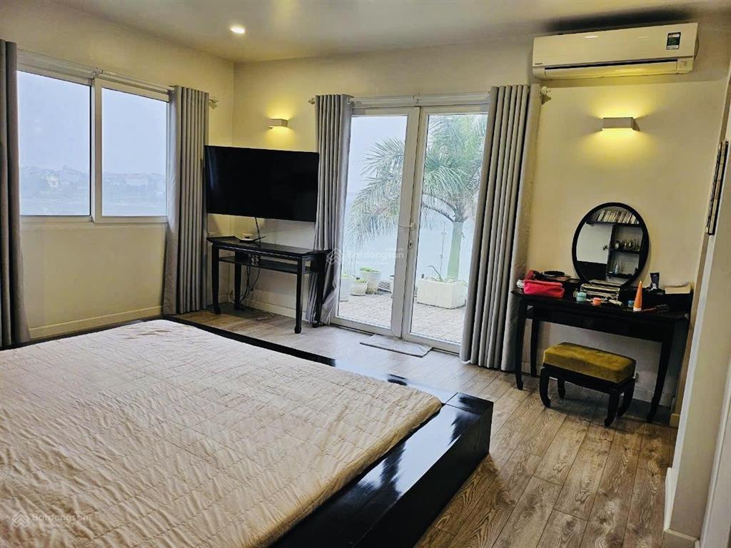Biệt thự sân vườn ngọc thuỵ view sông hồng, đón nắng và gió, sống ở đây thọ thêm 10 năm.
