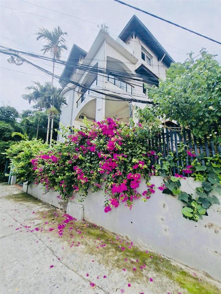 Biệt thự sân vườn ngọc thuỵ view sông hồng, đón nắng và gió, sống ở đây thọ thêm 10 năm.