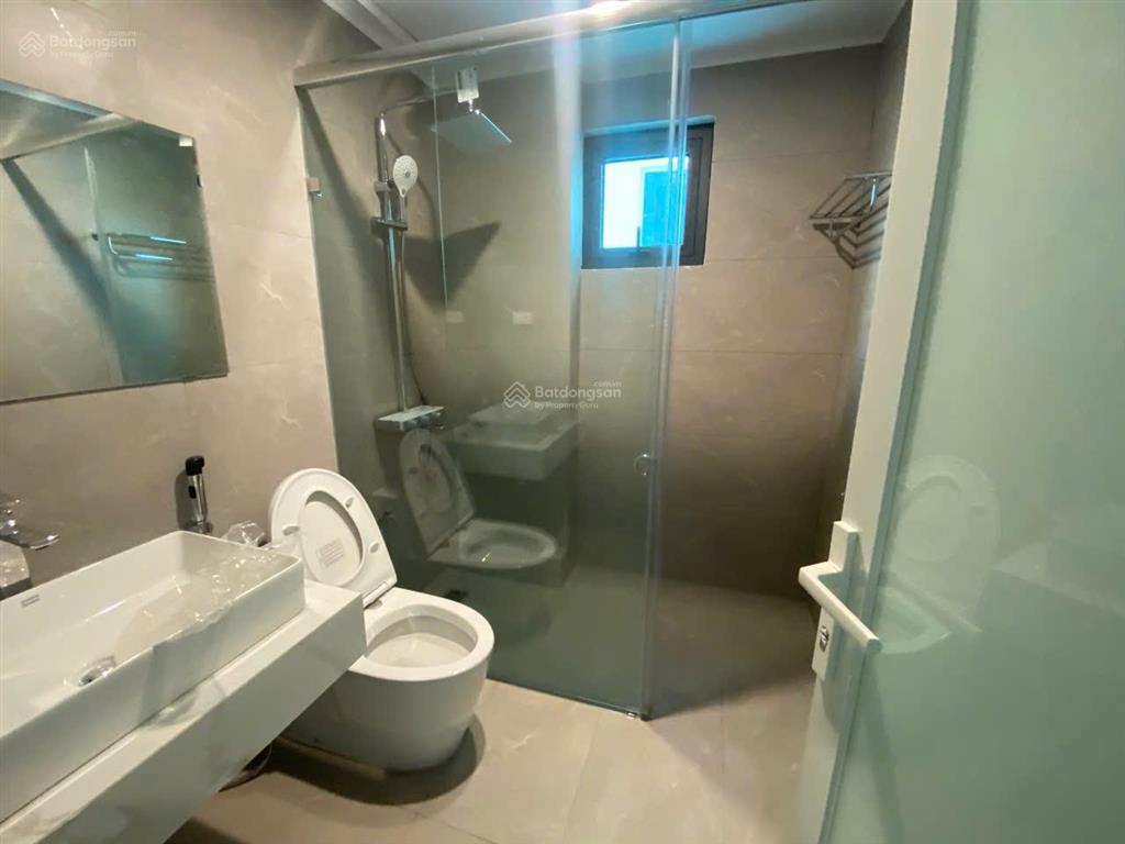 Cho thuê nguyên căn phố trạm 57m*5t thang máy, gara ô tô kinh doanh, văn phòng. giá 25tr/th