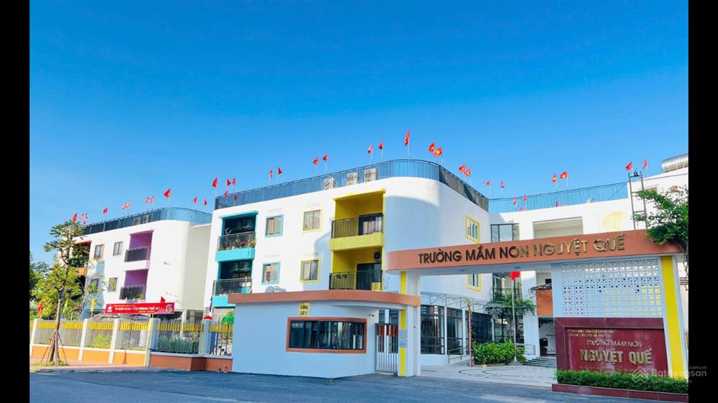 Đất phân lô ngọc thụy, ô tô tránh cạnh công viên 3 quả đồi, tđc ngọc thụy dt 52,7m2. giá 13.9 tỷ