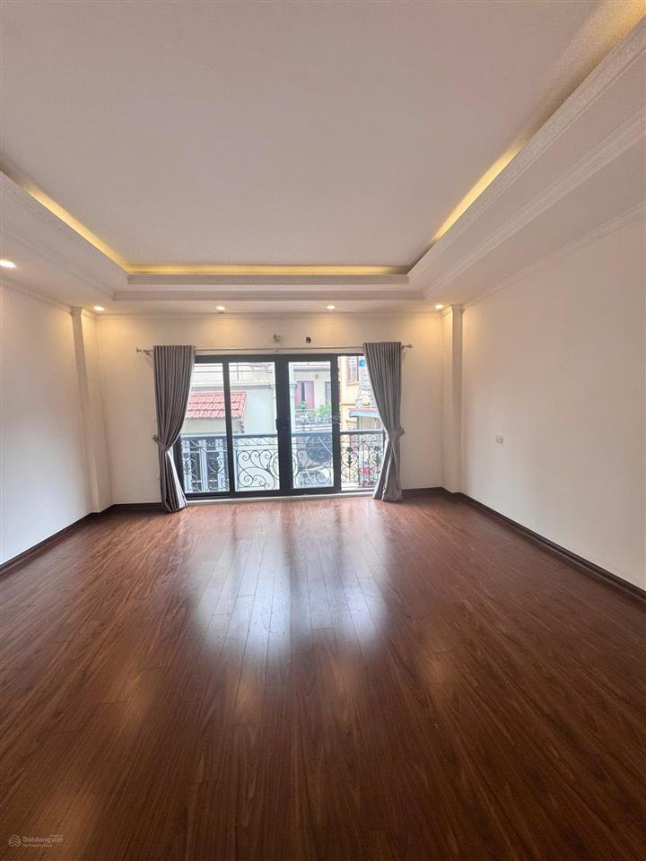 Cho thuê nhà nguyên căn tư đình bồ đề 60m 5 tầng 5 phòng ngủ  nhà mới. giá 14tr/th