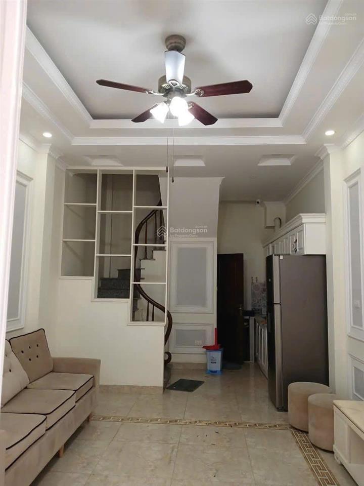 Cho thuê nguyên căn 5 tầng đàm quang trung  30m2  3 ngủ, nhà mới full đồ. giá 10tr/th