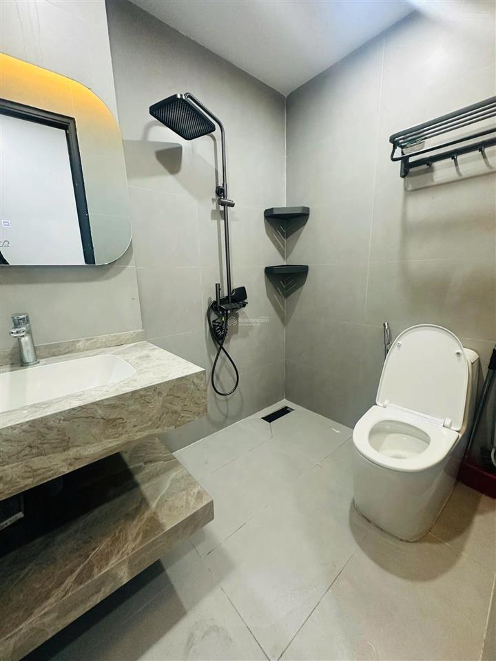 Cho thuê nhà nguyên căn ngọc lâm 6 tầng 4 ngủ full nội thất chỉ 13 triệu/tháng