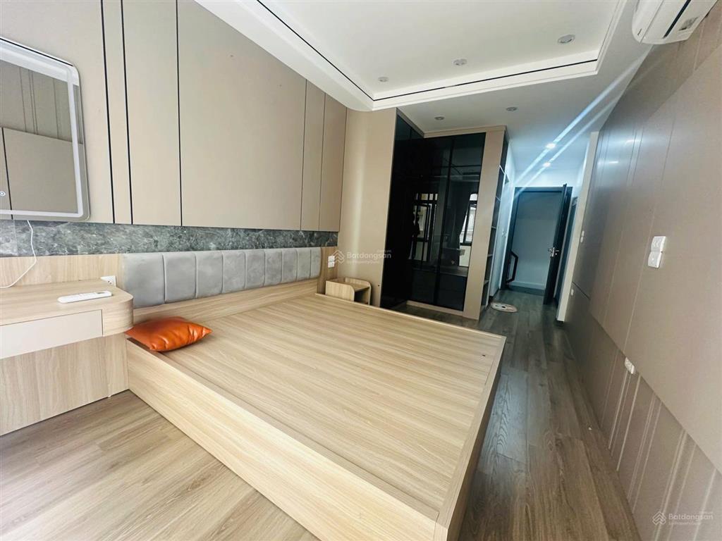 Cho thuê nhà nguyên căn ngọc lâm 6 tầng 4 ngủ full nội thất chỉ 13 triệu/tháng