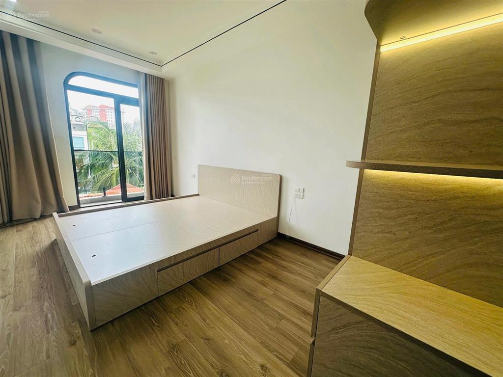 Cho thuê nhà nguyên căn ngọc lâm 6 tầng 4 ngủ full nội thất chỉ 13 triệu/tháng