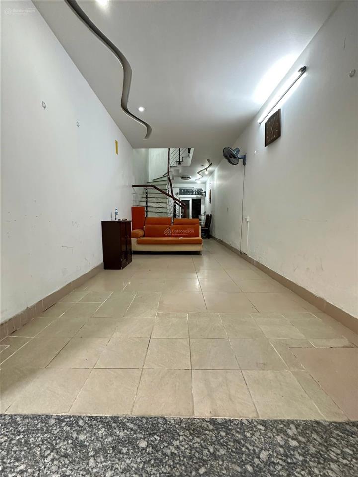 Cho thuê nhà nguyên căn full đồ bồ đề  05 tầng 05 ngủ ngõ ô tô 10tr/tháng. 0856 567 ***