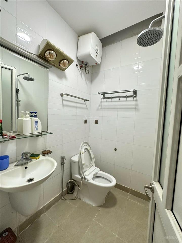Cho thuê nhà nguyên căn full đồ bồ đề  05 tầng 05 ngủ ngõ ô tô 10tr/tháng. 0856 567 ***
