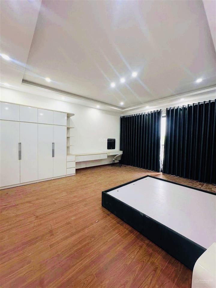 Cho thuê nhà nguyên căn ngô gia tự, 5 tầng thang máy, 65m², 3 phòng ngủ, full đồ. giá 15tr/th