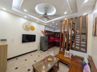 10 triệu/th cho thuê nhà ngọc thụy view công viên sát trường tiểu học full nội thất đẹp