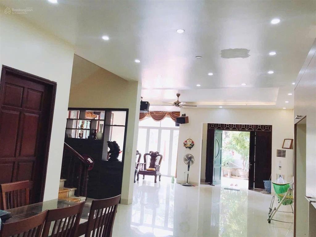 Cho thuê biệt thự nhà vườn tư đình long biên | 500m2 4 tầng | gara ô tô full nội thất. giá 18tr/th