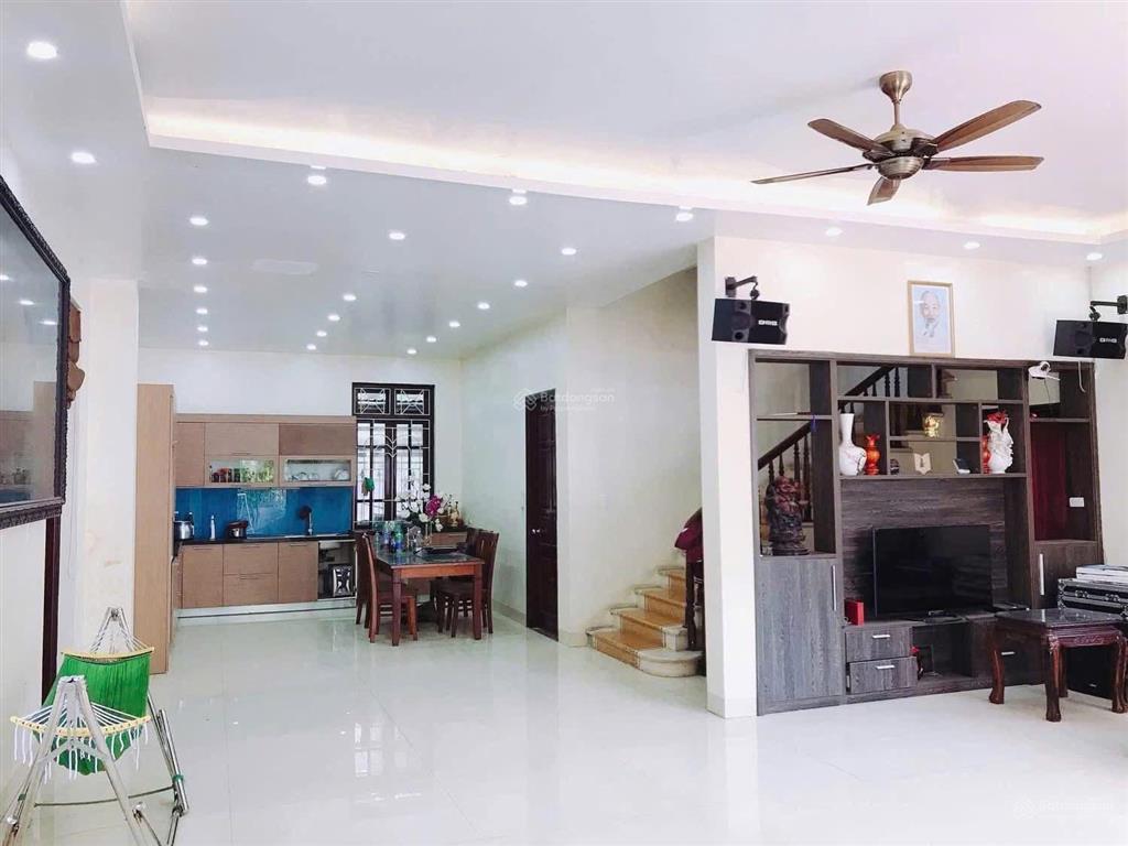 Cho thuê biệt thự nhà vườn tư đình long biên | 500m2 4 tầng | gara ô tô full nội thất. giá 18tr/th