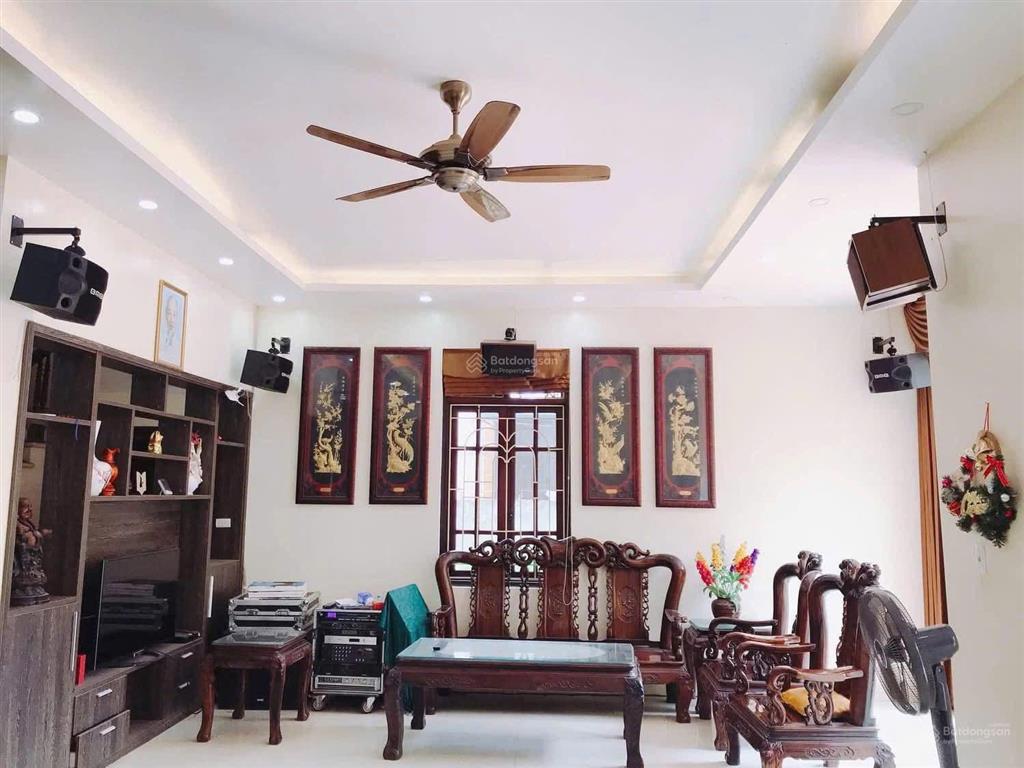 Cho thuê biệt thự nhà vườn tư đình long biên | 500m2 4 tầng | gara ô tô full nội thất. giá 18tr/th
