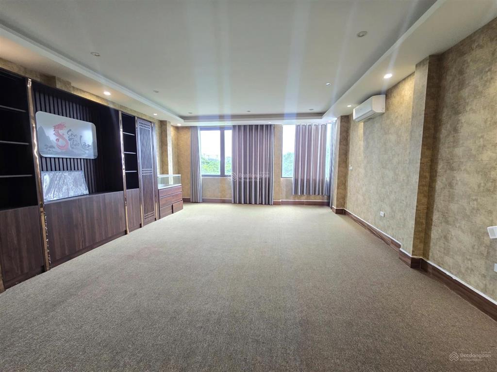Cho thuê nhà phố hoa lâm 73m2 5 tầng thông sàn kinh doanh 20 triệu/tháng. 0856 567 ***