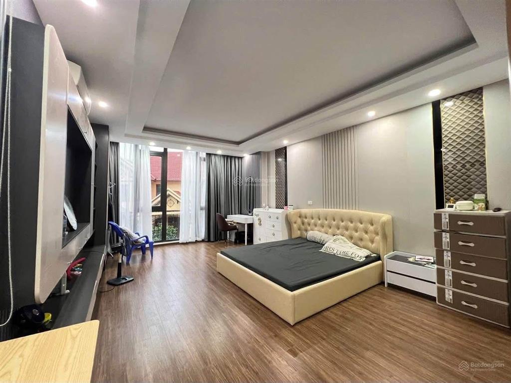Cho thuê nhà mới ngõ 541 bát khối long biên, 50m2 x 5 tầng, full đồ xịn, 18tr/tháng