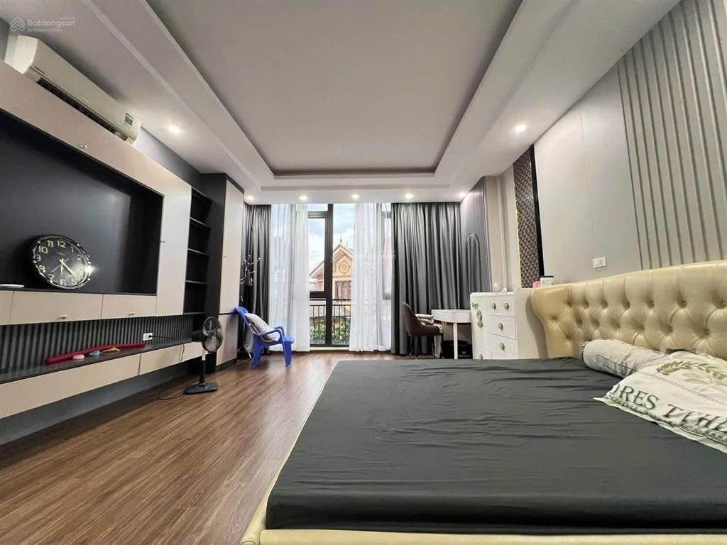 Cho thuê nhà mới ngõ 541 bát khối long biên, 50m2 x 5 tầng, full đồ xịn, 18tr/tháng