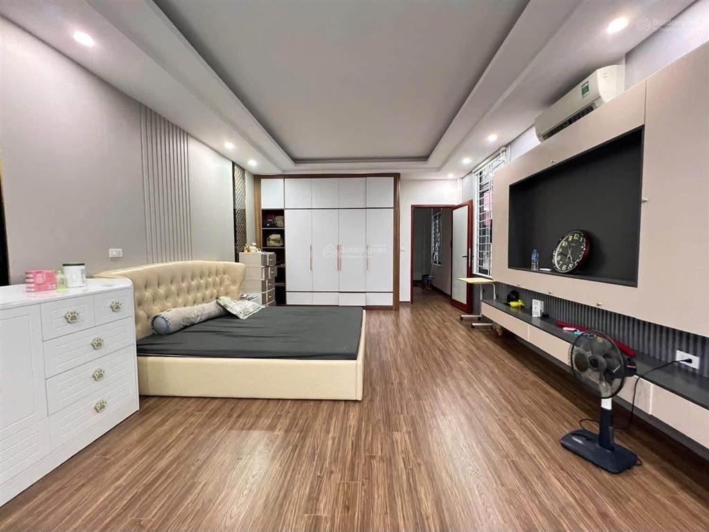 Cho thuê nhà mới ngõ 541 bát khối long biên, 50m2 x 5 tầng, full đồ xịn, 18tr/tháng