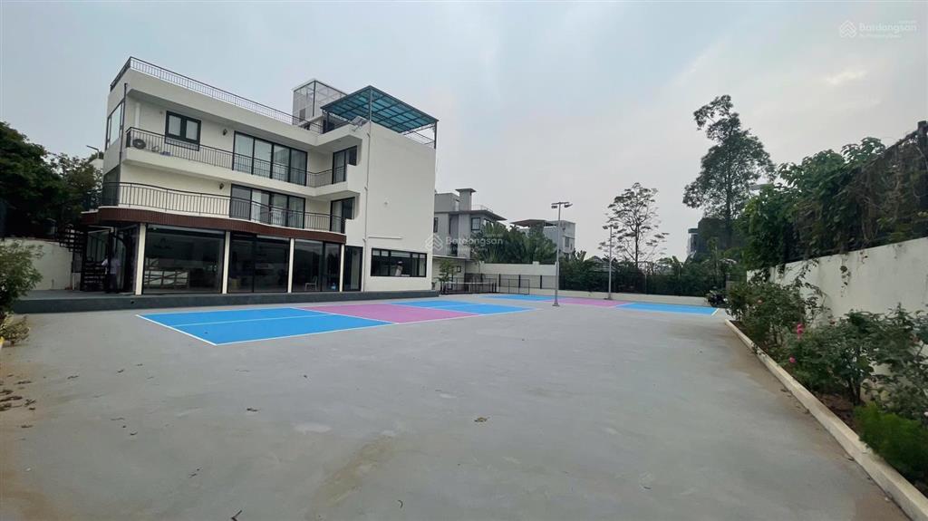 Cho thuê biệt thự sân vườn ngọc thụy 1.800m ô tô tải vào tận nơi 50 triệu/tháng.0856 567 ***