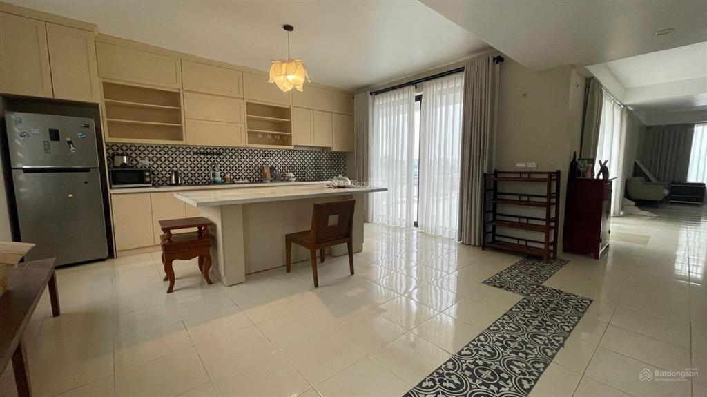 Cho thuê biệt thự sân vườn ngọc thụy 1.800m ô tô tải vào tận nơi 50 triệu/tháng.0856 567 ***