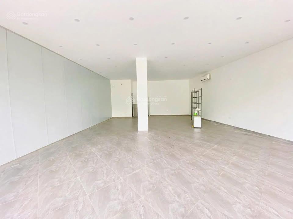 Cho thuê mặt bằng kinh doanh mặt phố bát khối tư đình 110m, mt10m, giá 14tr  0856 567 ***
