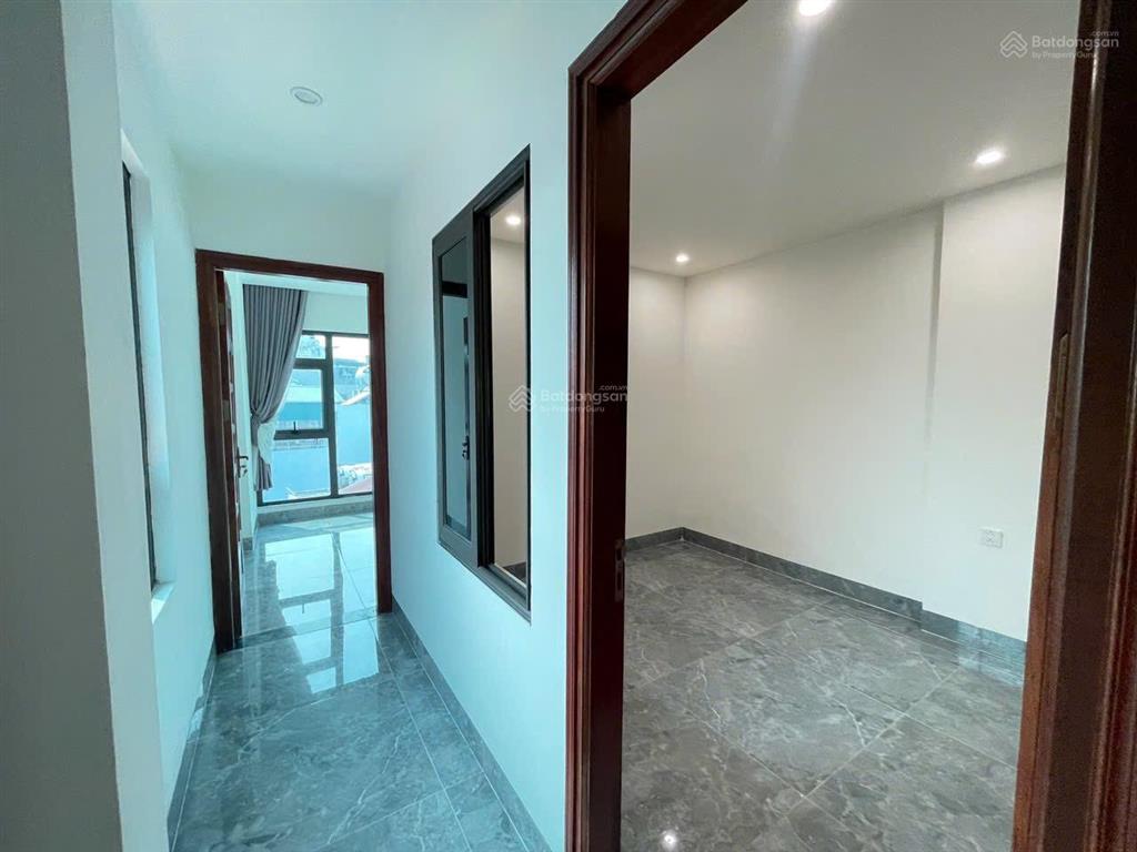 Cho thuê nhà phố trạm lô góc 3 mặt thoáng 7 tầng thang máy gara ô tô chỉ 13tr/tháng