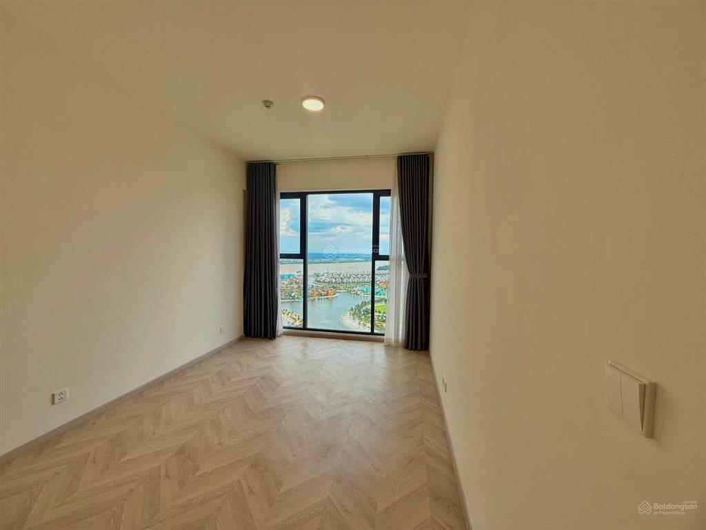 Chính chủ gửi bán nhanh 3pn view trực diện công viên 36ha giá chỉ 8tỷ8 tại masteri ở vinhomes q9