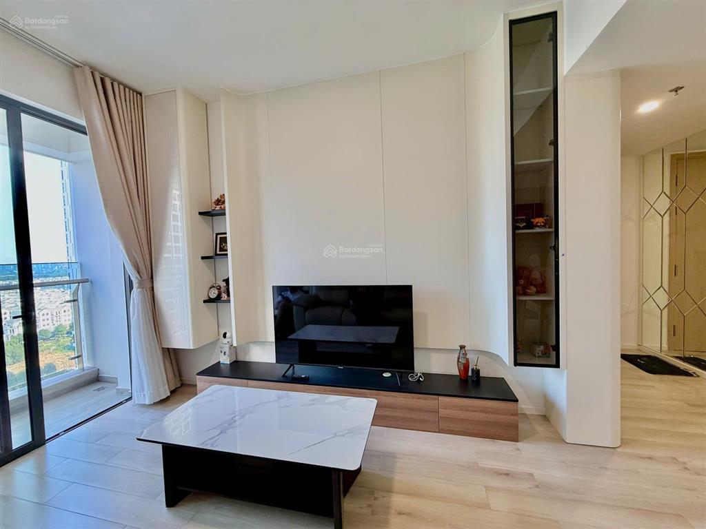 Cho thuê nhanh 2pn 2 view trực diện công viên full nội thất luxury 15tr tại masteri centre point