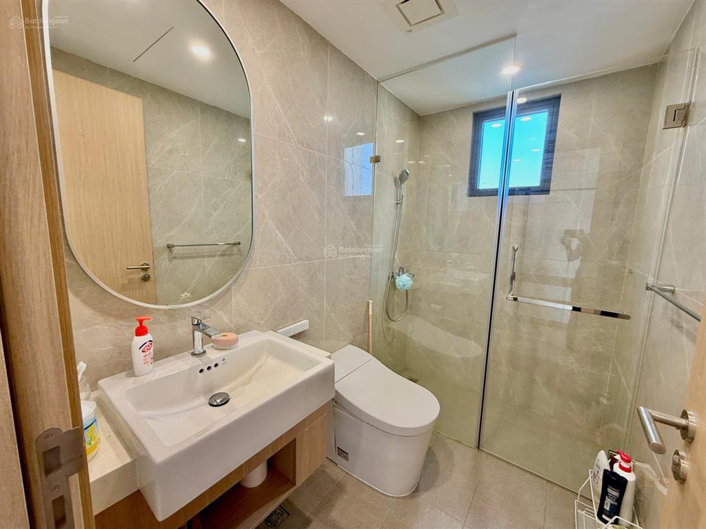 Cho thuê nhanh 2pn 2 view trực diện công viên full nội thất luxury 15tr tại masteri centre point