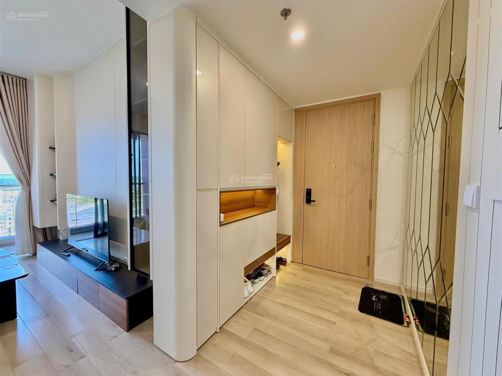 Cho thuê nhanh 2pn 2 view trực diện công viên full nội thất luxury 15tr tại masteri centre point