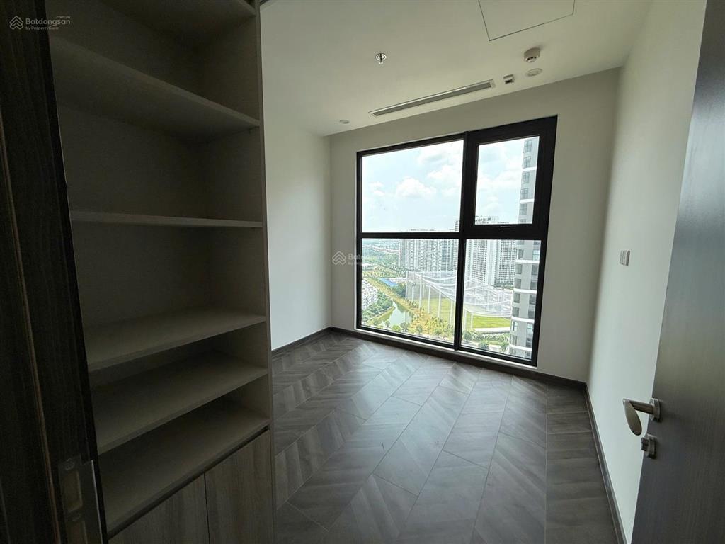 Cho thuê 3pn ntcb rèm giá chỉ 18tr/th tại opus one tại vinhomes grand park quận 9