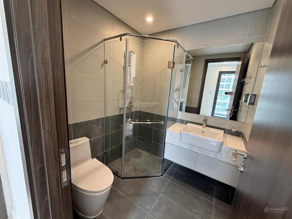 Cho thuê 3pn ntcb rèm giá chỉ 18tr/th tại opus one tại vinhomes grand park quận 9