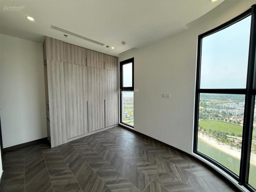 Cho thuê 3pn ntcb rèm giá chỉ 18tr/th tại opus one tại vinhomes grand park quận 9