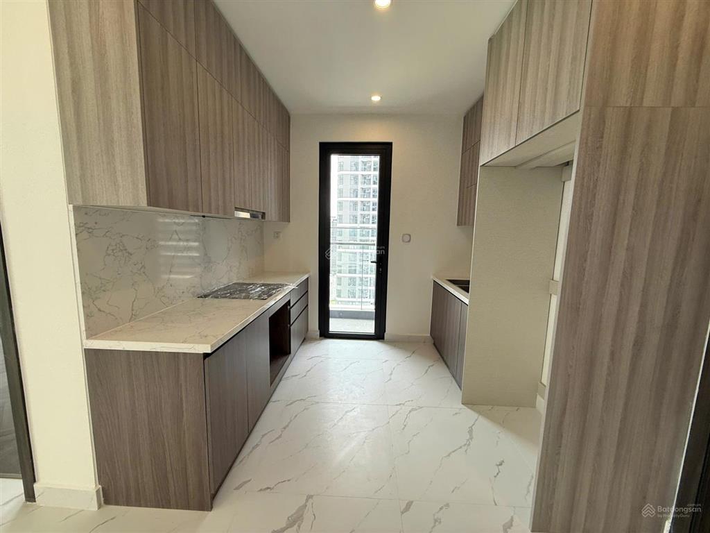 Cho thuê 3pn ntcb rèm giá chỉ 18tr/th tại opus one tại vinhomes grand park quận 9